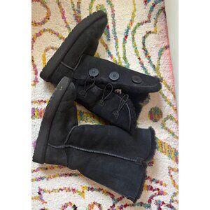 UGG Classic Tall Bailey Button Triplet Sheepskin Boots – Black – Size US 7